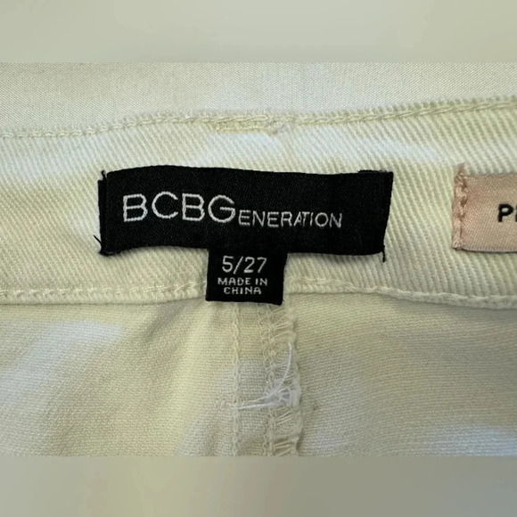 BCBGeneration NWT Shorts Pleated Trouser  High Rise White Size 5/27 - Picture 7 of 8